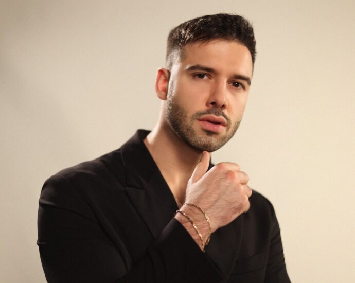 Ivan Milić, poznatiji pod svojim umjetničkim imenom IVXN, od malih je nogu njegovao strast prema glazbi i kreativnom izražavanju, gradeći impresivni put koji danas s ponosom predstavlja.